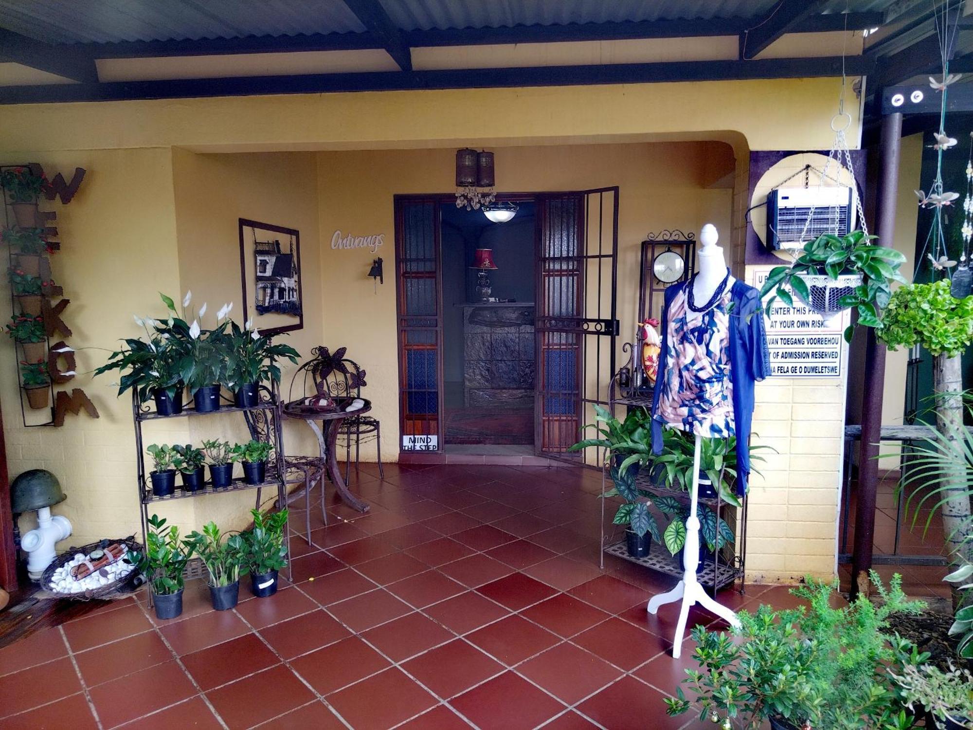 Africas Eden Guesthouse Mookgophong Exterior foto